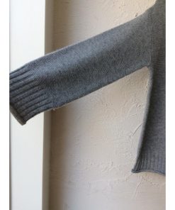 -　グレーボトルネックニット ポリエステル、ナイロン、アンゴラ